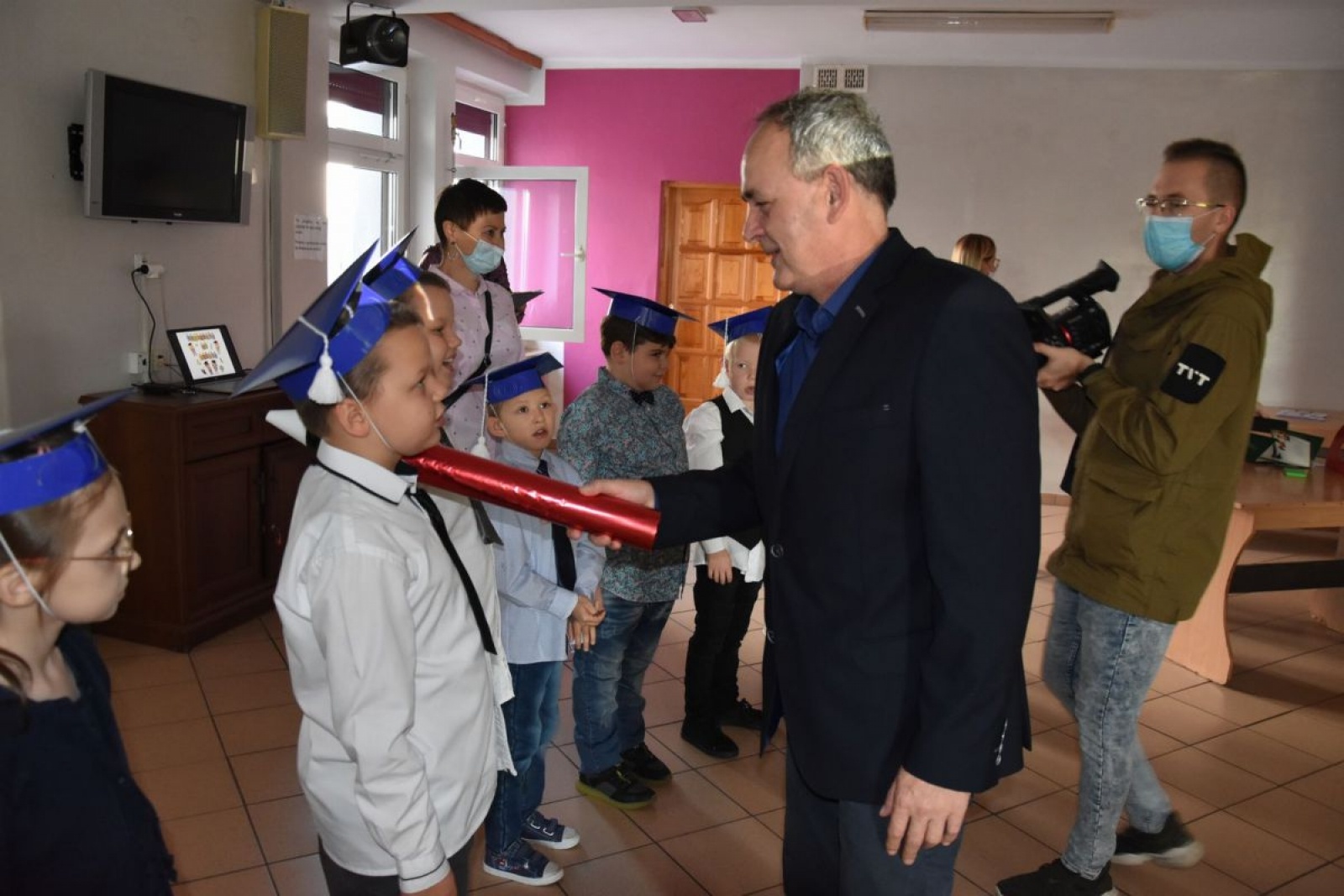 Zdjęcie w galerii na portalu naszwodzislaw.com: Pierwszaki z ZPSWR ślubowały i otrzymały tyty wiadomości z regionu