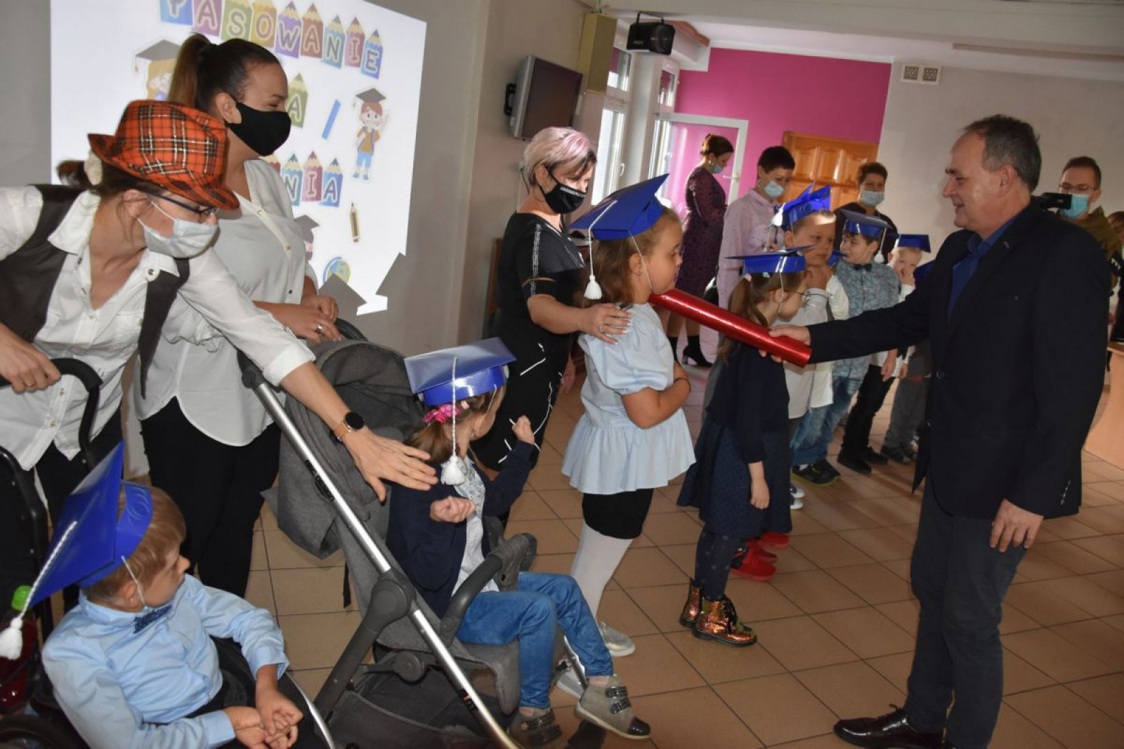 Zdjęcie w galerii na portalu naszwodzislaw.com: Pierwszaki z ZPSWR ślubowały i otrzymały tyty wiadomości z regionu