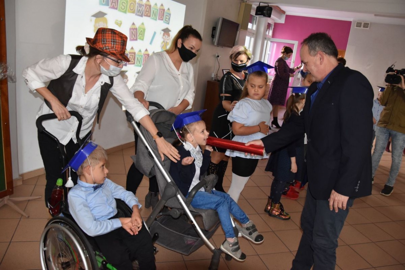 Zdjęcie w galerii na portalu naszwodzislaw.com: Pierwszaki z ZPSWR ślubowały i otrzymały tyty wiadomości z regionu