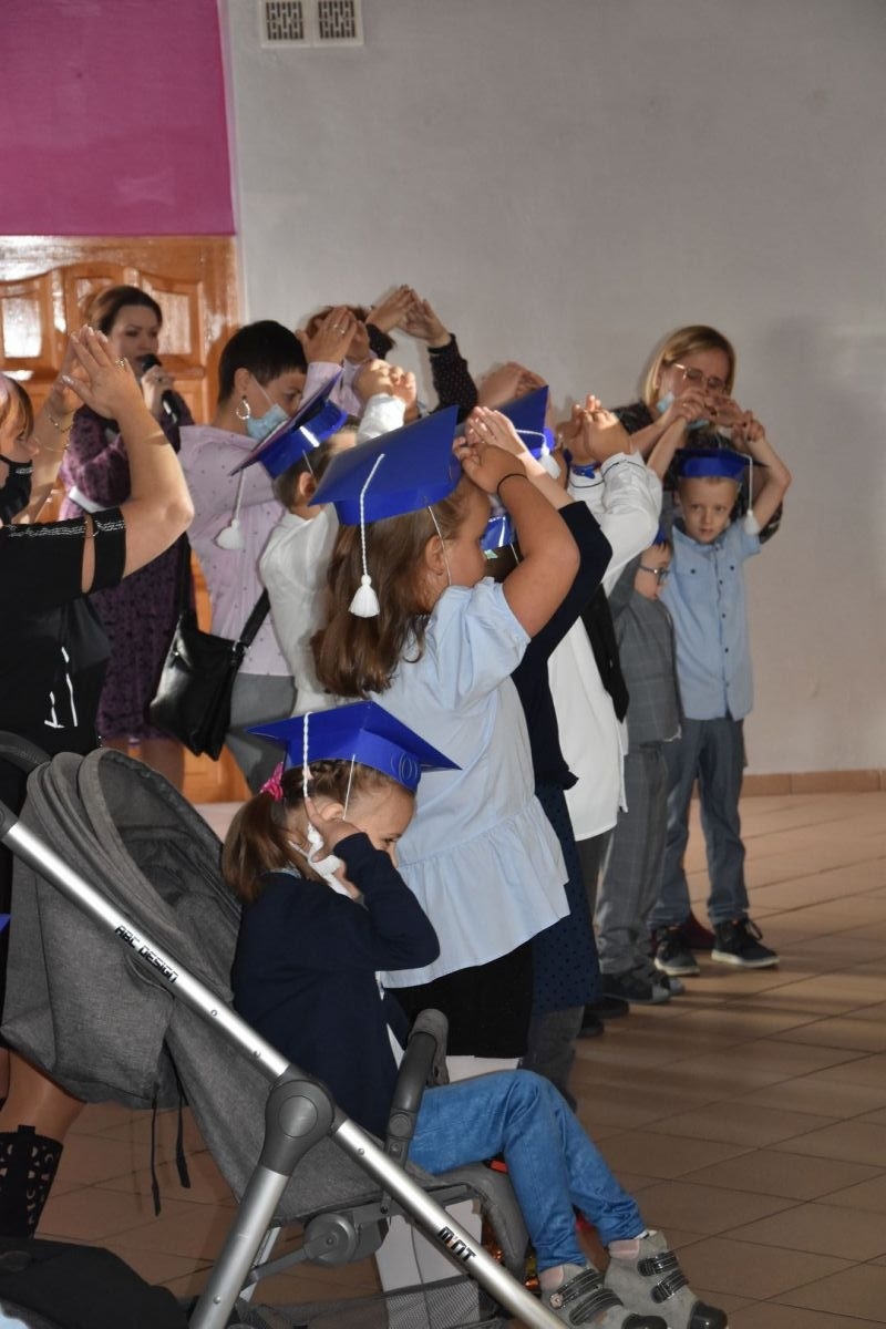 Zdjęcie w galerii na portalu naszwodzislaw.com: Pierwszaki z ZPSWR ślubowały i otrzymały tyty wiadomości z regionu