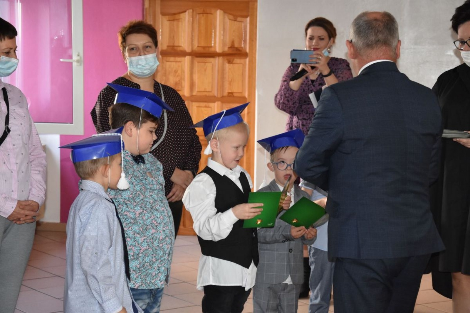 Zdjęcie w galerii na portalu naszwodzislaw.com: Pierwszaki z ZPSWR ślubowały i otrzymały tyty wiadomości z regionu