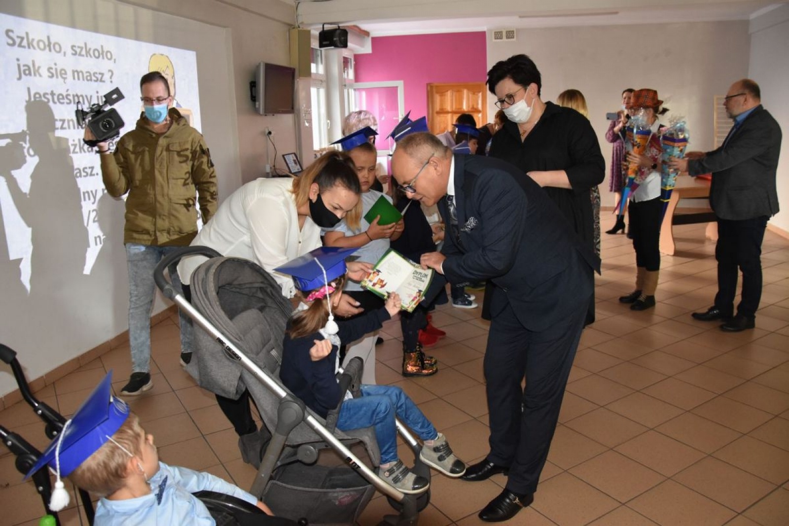 Zdjęcie w galerii na portalu naszwodzislaw.com: Pierwszaki z ZPSWR ślubowały i otrzymały tyty wiadomości z regionu