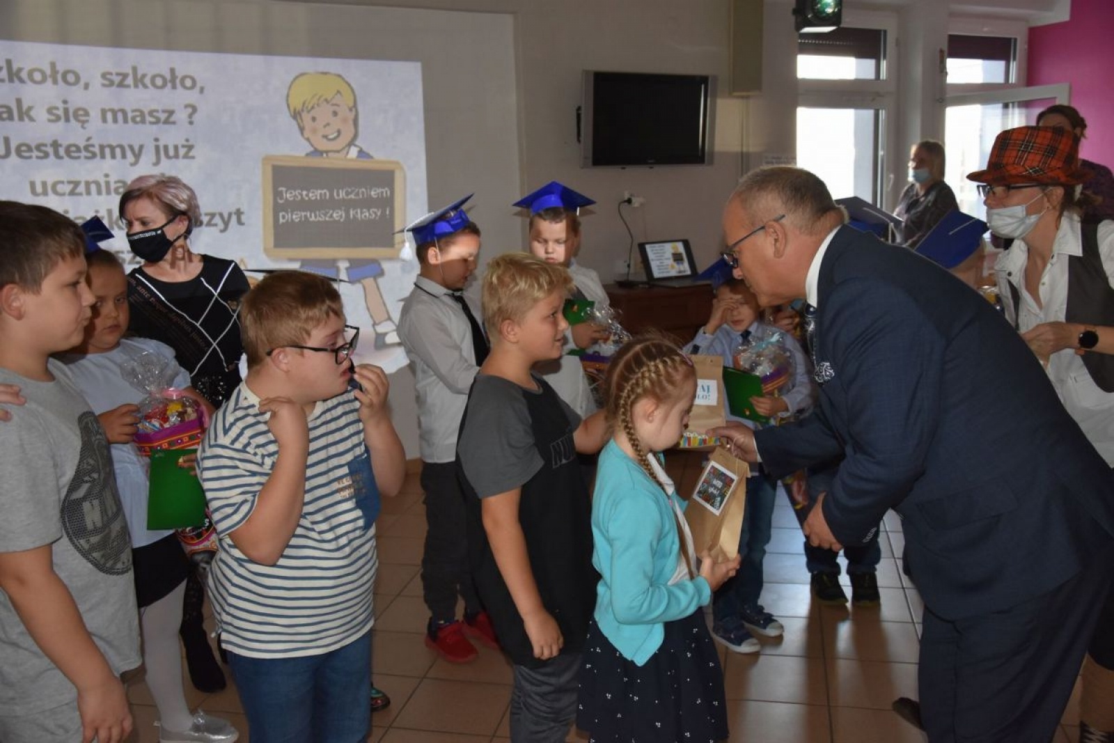 Zdjęcie w galerii na portalu naszwodzislaw.com: Pierwszaki z ZPSWR ślubowały i otrzymały tyty wiadomości z regionu