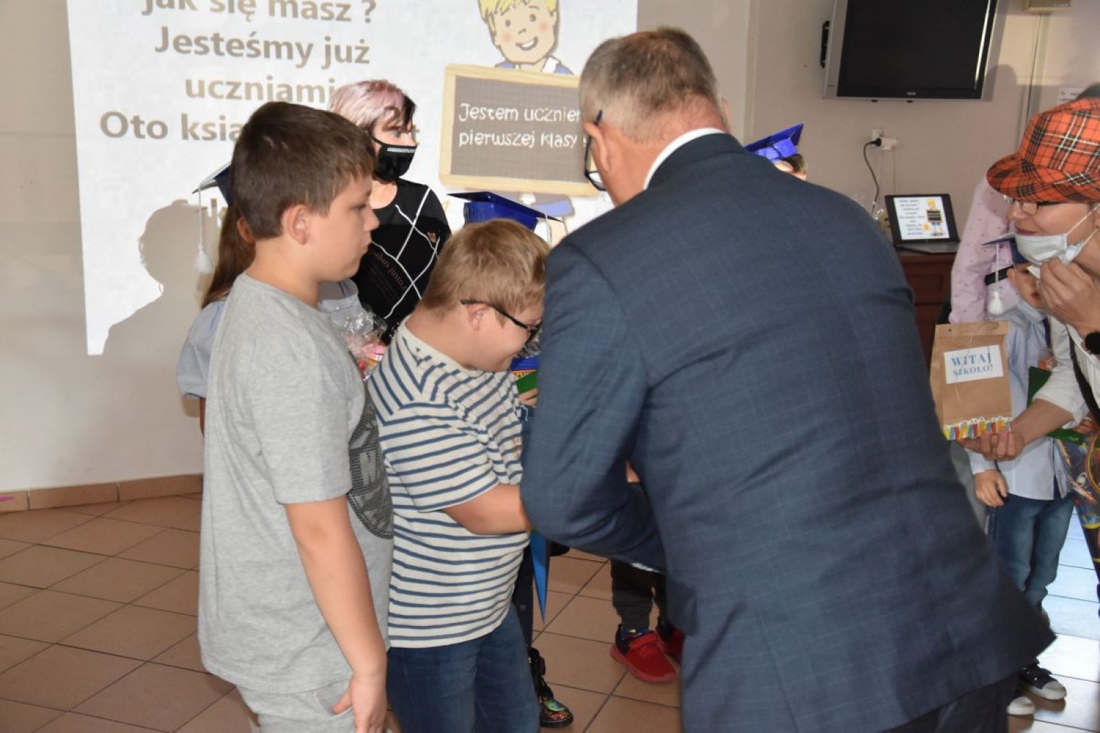 Zdjęcie w galerii na portalu naszwodzislaw.com: Pierwszaki z ZPSWR ślubowały i otrzymały tyty wiadomości z regionu