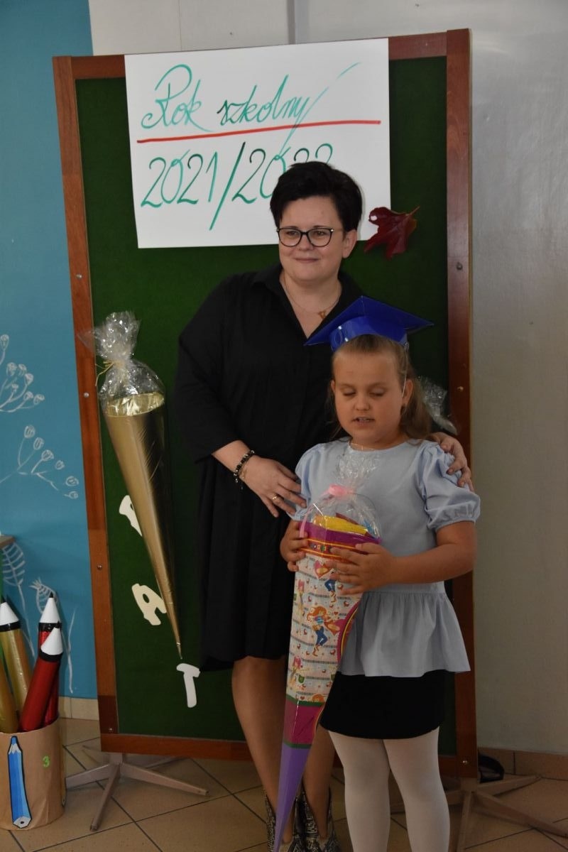 Zdjęcie w galerii na portalu naszwodzislaw.com: Pierwszaki z ZPSWR ślubowały i otrzymały tyty wiadomości z regionu