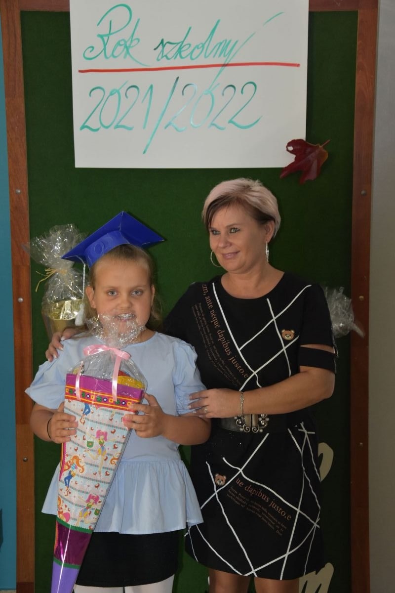 Zdjęcie w galerii na portalu naszwodzislaw.com: Pierwszaki z ZPSWR ślubowały i otrzymały tyty wiadomości z regionu