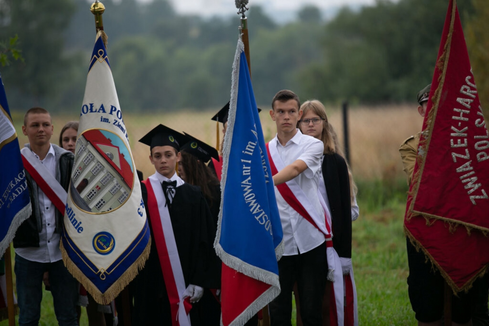 Zdjęcie w galerii na portalu naszwodzislaw.com: Tablica katyńska odsłonięta na Głożynach [FOTO] wiadomości z regionu