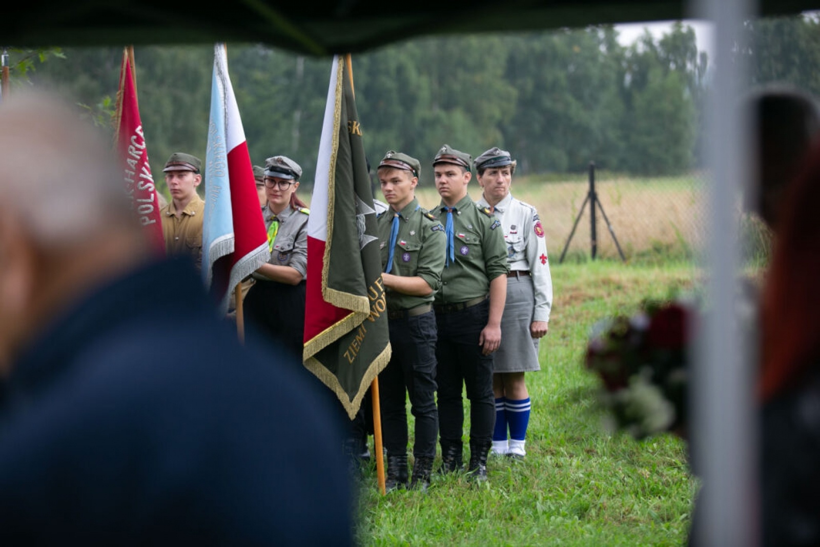 Zdjęcie w galerii na portalu naszwodzislaw.com: Tablica katyńska odsłonięta na Głożynach [FOTO] wiadomości z regionu