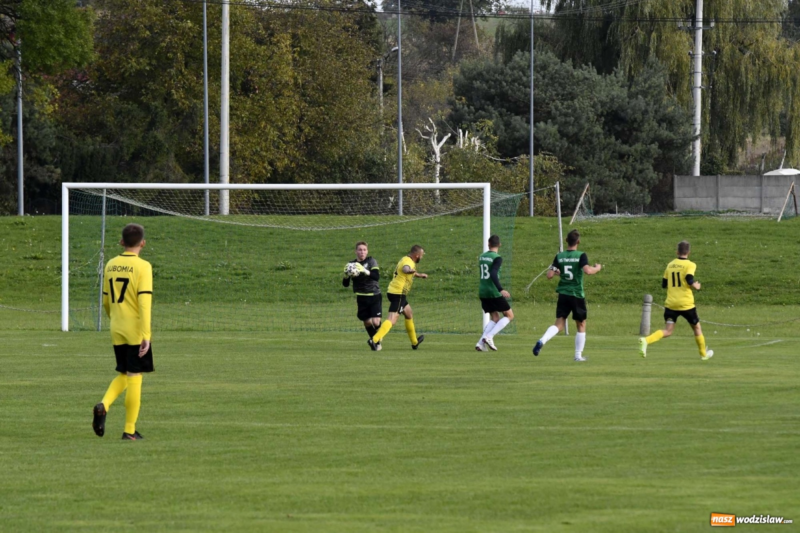 Zdjęcie w galerii na portalu naszwodzislaw.com: Tworków dominował na boisku w Lubomi [FOTO i WIDEO] wiadomości z regionu