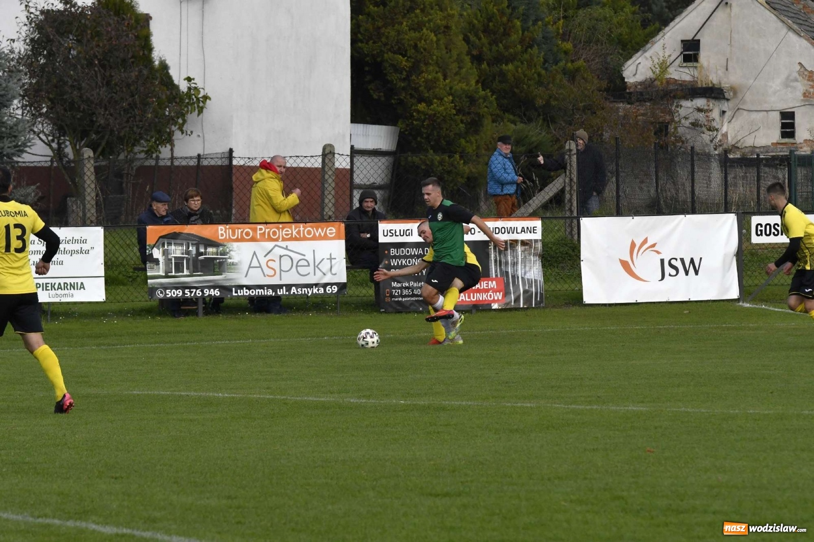 Zdjęcie w galerii na portalu naszwodzislaw.com: Tworków dominował na boisku w Lubomi [FOTO i WIDEO] wiadomości z regionu