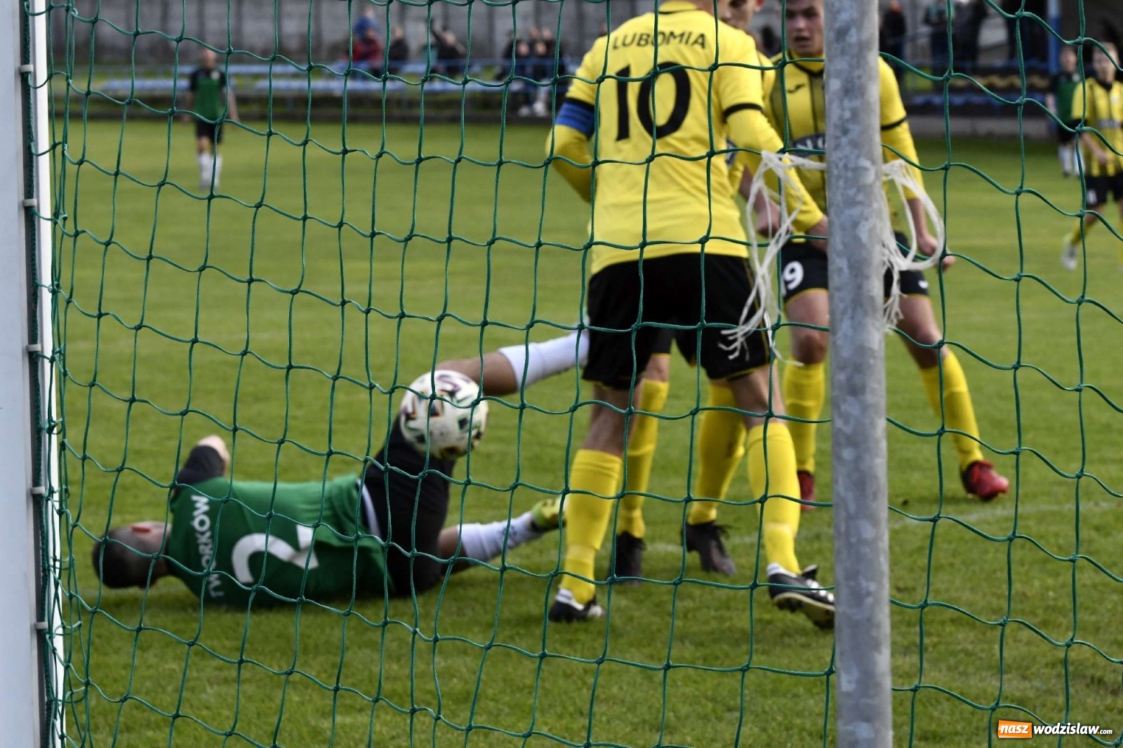 Zdjęcie w galerii na portalu naszwodzislaw.com: Tworków dominował na boisku w Lubomi [FOTO i WIDEO] wiadomości z regionu