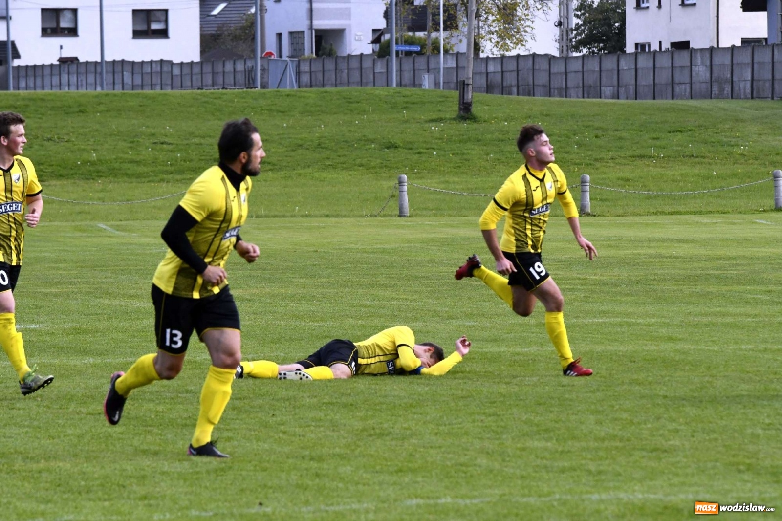 Zdjęcie w galerii na portalu naszwodzislaw.com: Tworków dominował na boisku w Lubomi [FOTO i WIDEO] wiadomości z regionu