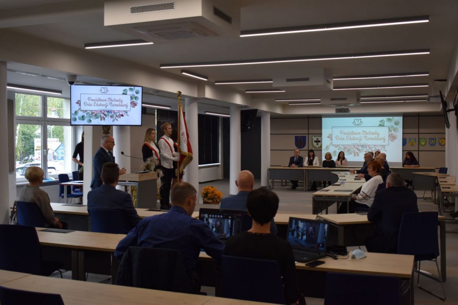 Zdjęcie w galerii na portalu naszwodzislaw.com: Powiat uhonorował nauczycieli [FOTO] wiadomości z regionu