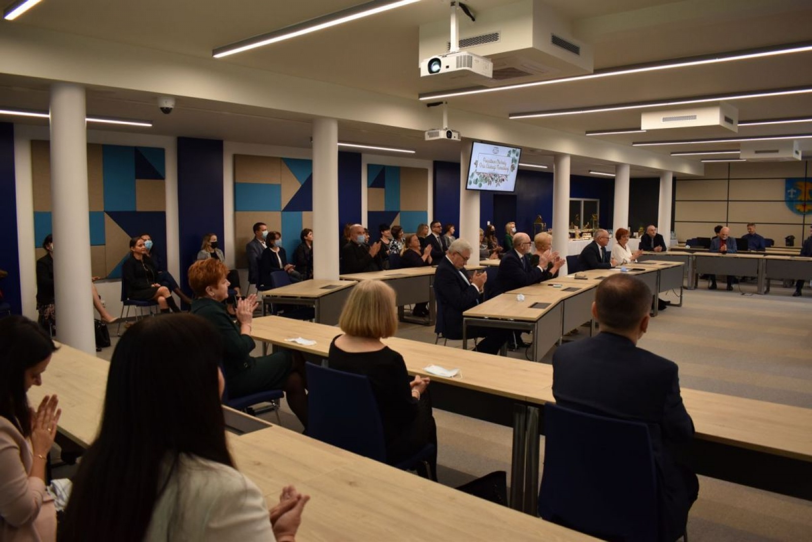 Zdjęcie w galerii na portalu naszwodzislaw.com: Powiat uhonorował nauczycieli [FOTO] wiadomości z regionu