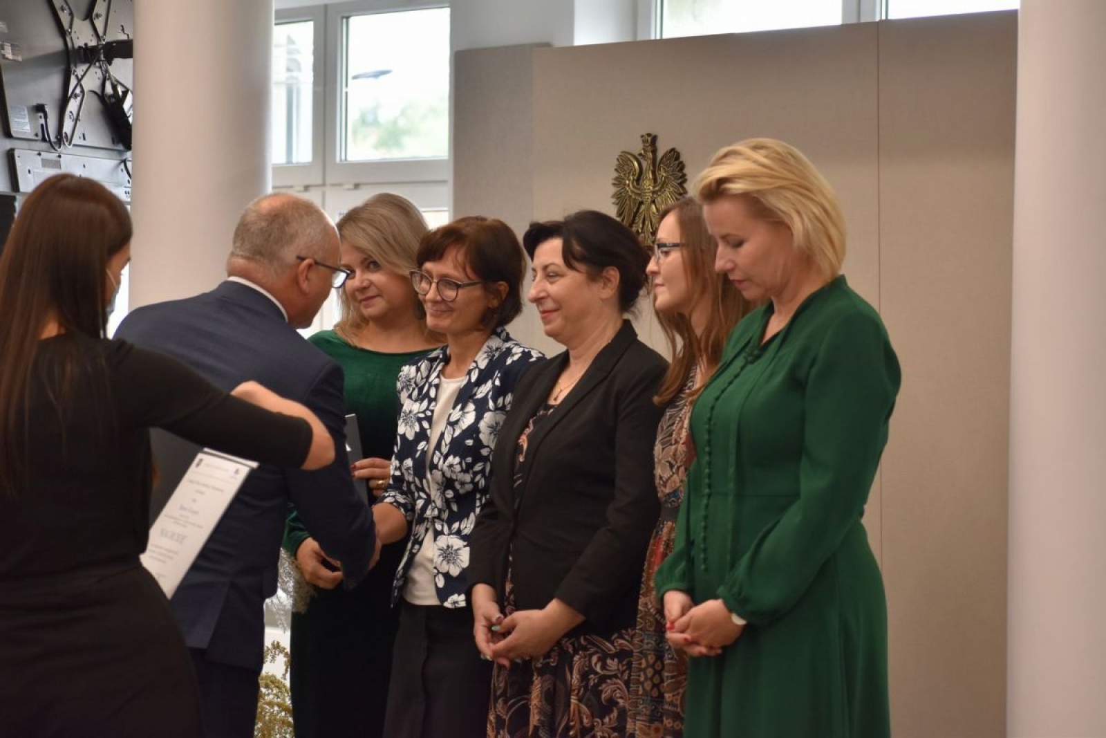 Zdjęcie w galerii na portalu naszwodzislaw.com: Powiat uhonorował nauczycieli [FOTO] wiadomości z regionu