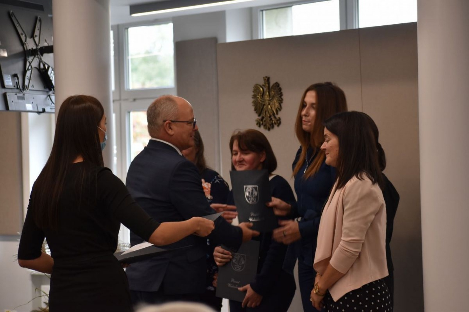 Zdjęcie w galerii na portalu naszwodzislaw.com: Powiat uhonorował nauczycieli [FOTO] wiadomości z regionu