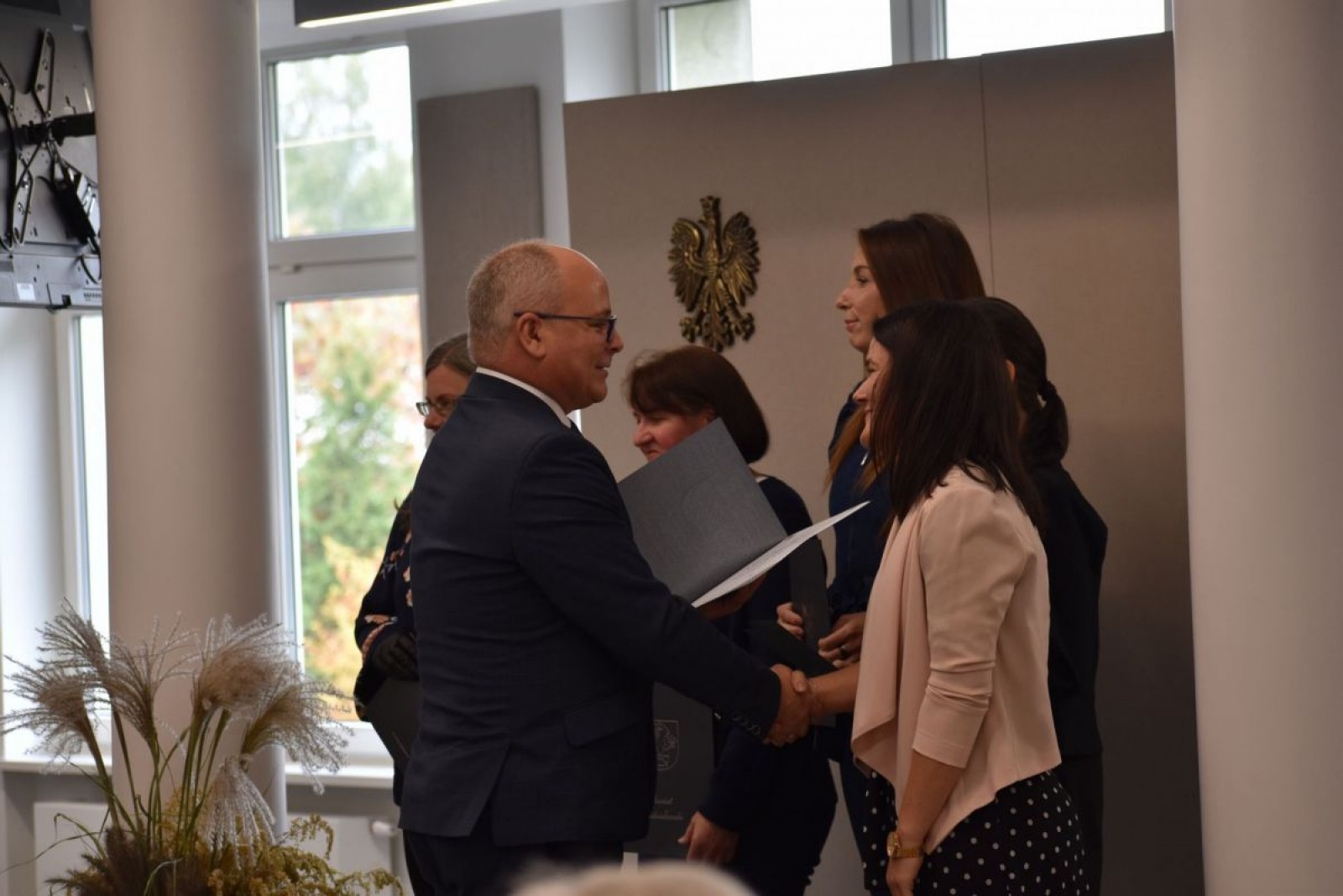 Zdjęcie w galerii na portalu naszwodzislaw.com: Powiat uhonorował nauczycieli [FOTO] wiadomości z regionu