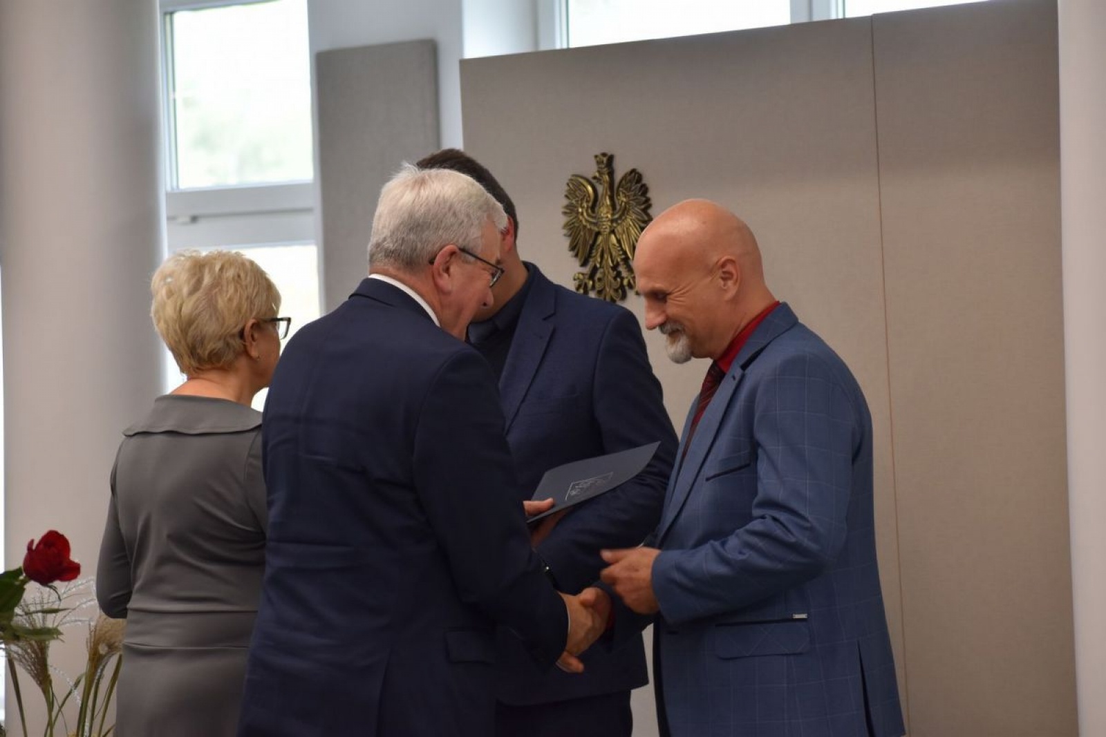 Zdjęcie w galerii na portalu naszwodzislaw.com: Powiat uhonorował nauczycieli [FOTO] wiadomości z regionu