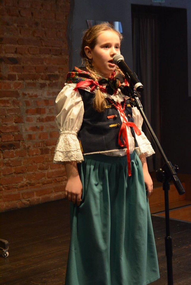 Zdjęcie w galerii na portalu naszwodzislaw.com: Konkurs gawędziarski „Fedrowani w godce” w WCK wiadomości z regionu