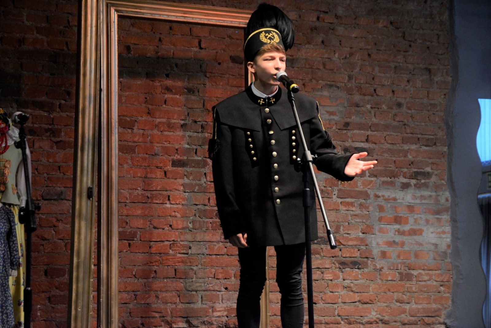 Zdjęcie w galerii na portalu naszwodzislaw.com: Konkurs gawędziarski „Fedrowani w godce” w WCK wiadomości z regionu