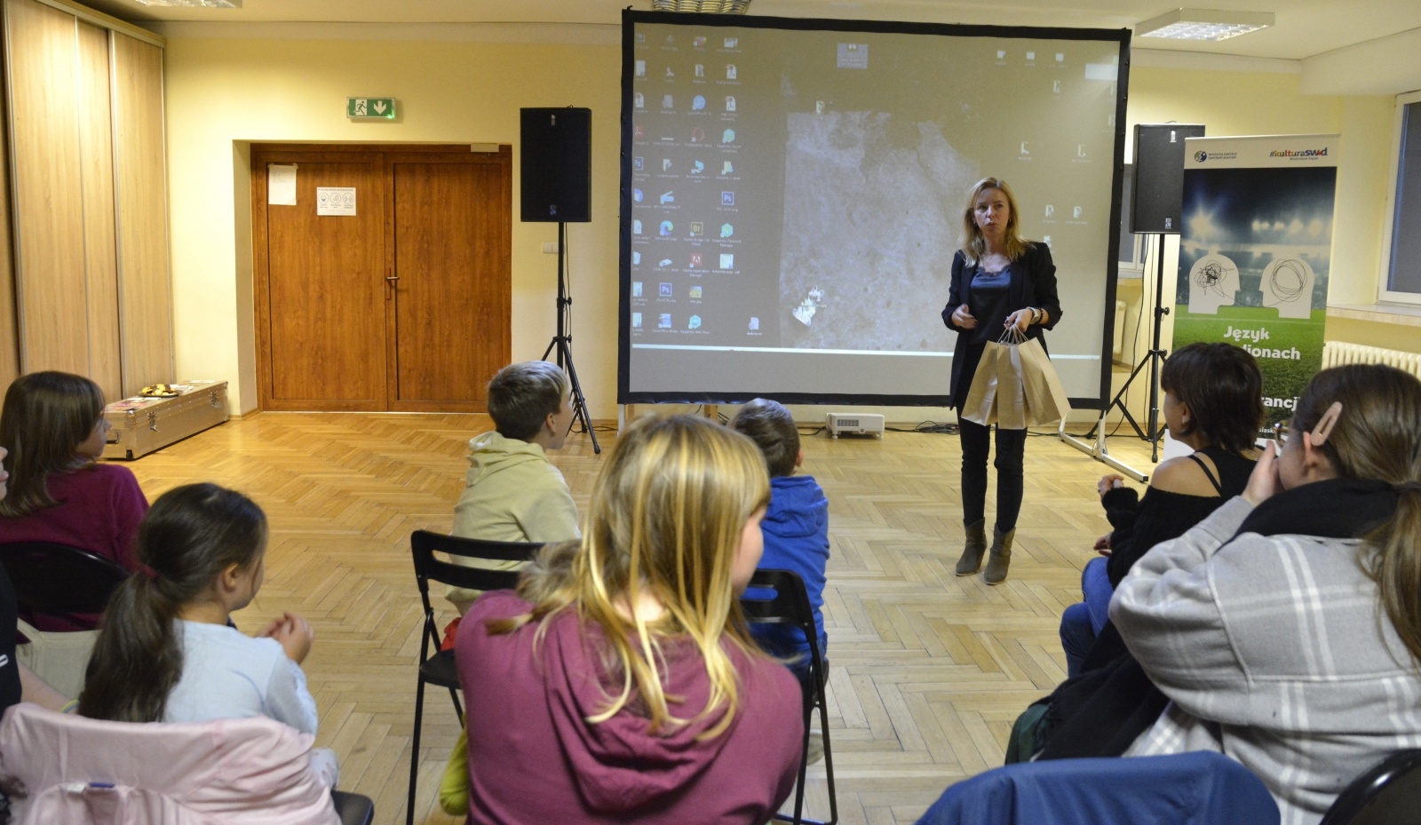 Zdjęcie w galerii na portalu naszwodzislaw.com: Język na stadionach - język tolerancji. WCK podsumowało projekt wiadomości z regionu