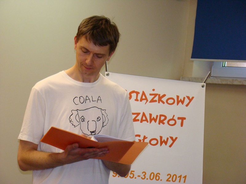 Zdjęcie w galerii na portalu naszwodzislaw.com: Wąż Prysznicowy w starej walizce wiadomości z regionu