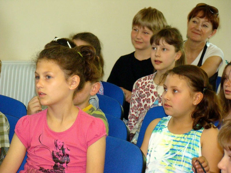 Zdjęcie w galerii na portalu naszwodzislaw.com: Wąż Prysznicowy w starej walizce wiadomości z regionu