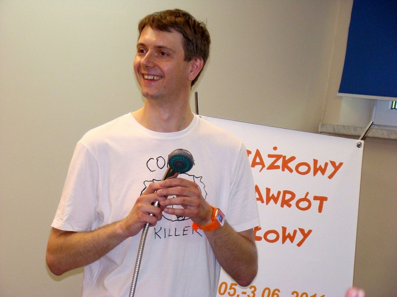 Zdjęcie w galerii na portalu naszwodzislaw.com: Wąż Prysznicowy w starej walizce wiadomości z regionu