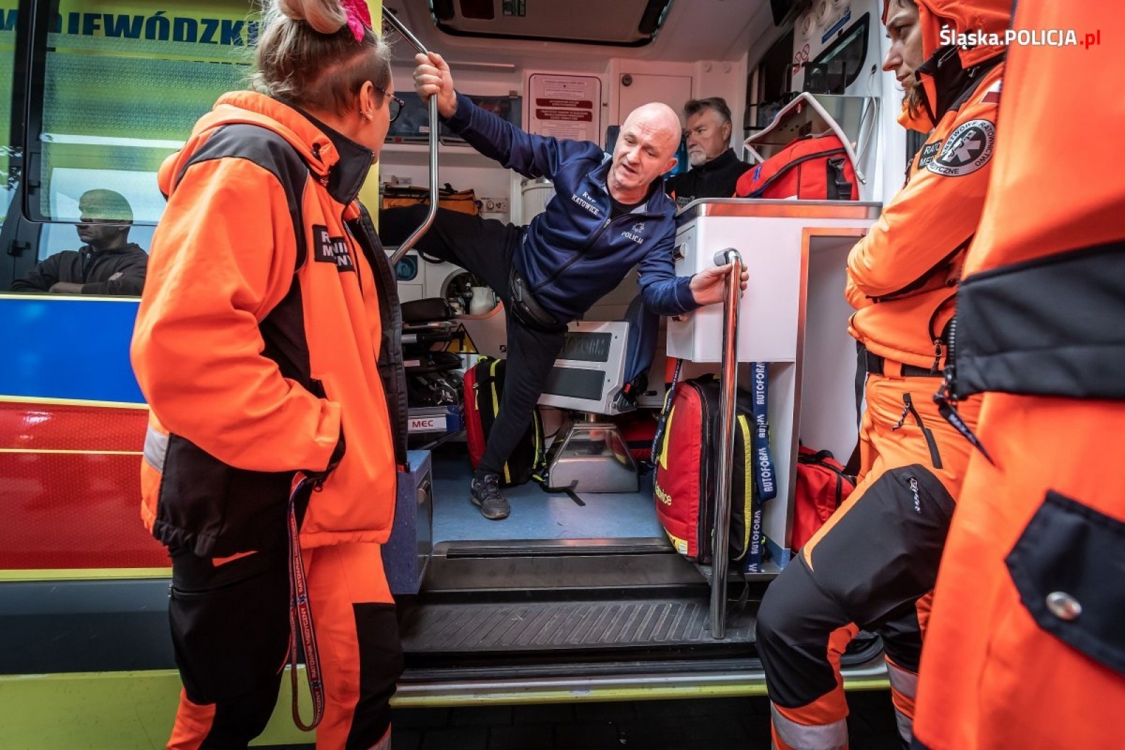 Zdjęcie w galerii na portalu naszwodzislaw.com: Policjanci dzielą się umiejętnościami i wiedzą [FOTO] wiadomości z regionu