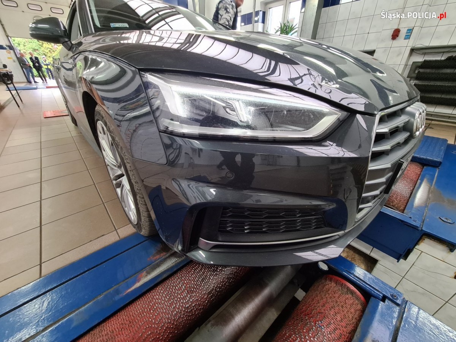 Zdjęcie w galerii na portalu naszwodzislaw.com: Twoje światła - Nasze bezpieczeństwo. Akcja bezpłatnych kontroli wiadomości z regionu