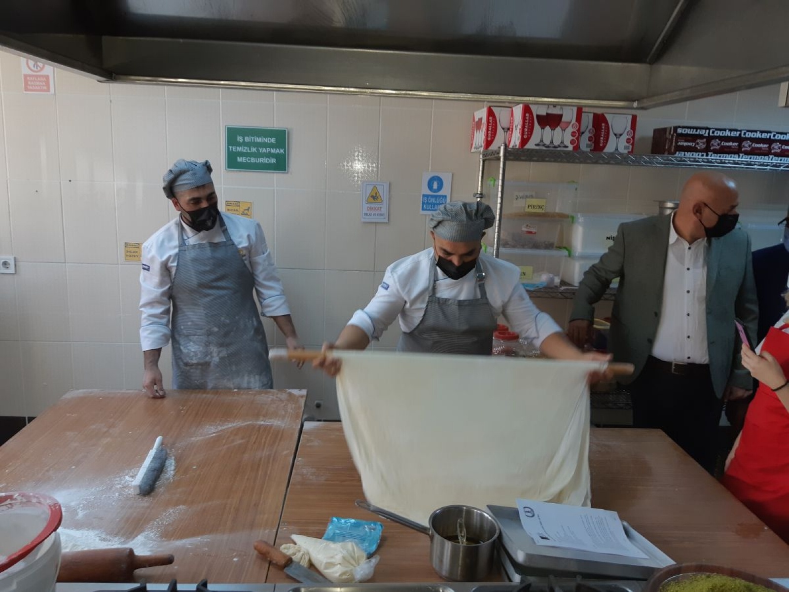 Zdjęcie w galerii na portalu naszwodzislaw.com: Tureckie smaki i przysmaki. Uczennice Ekonomika wróciły z Kayseri [FOTO] wiadomości z regionu