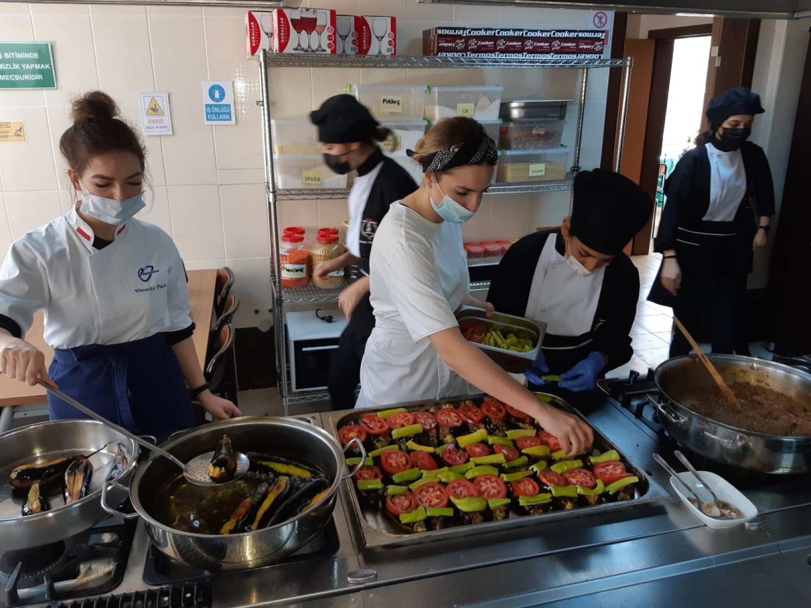 Zdjęcie w galerii na portalu naszwodzislaw.com: Tureckie smaki i przysmaki. Uczennice Ekonomika wróciły z Kayseri [FOTO] wiadomości z regionu