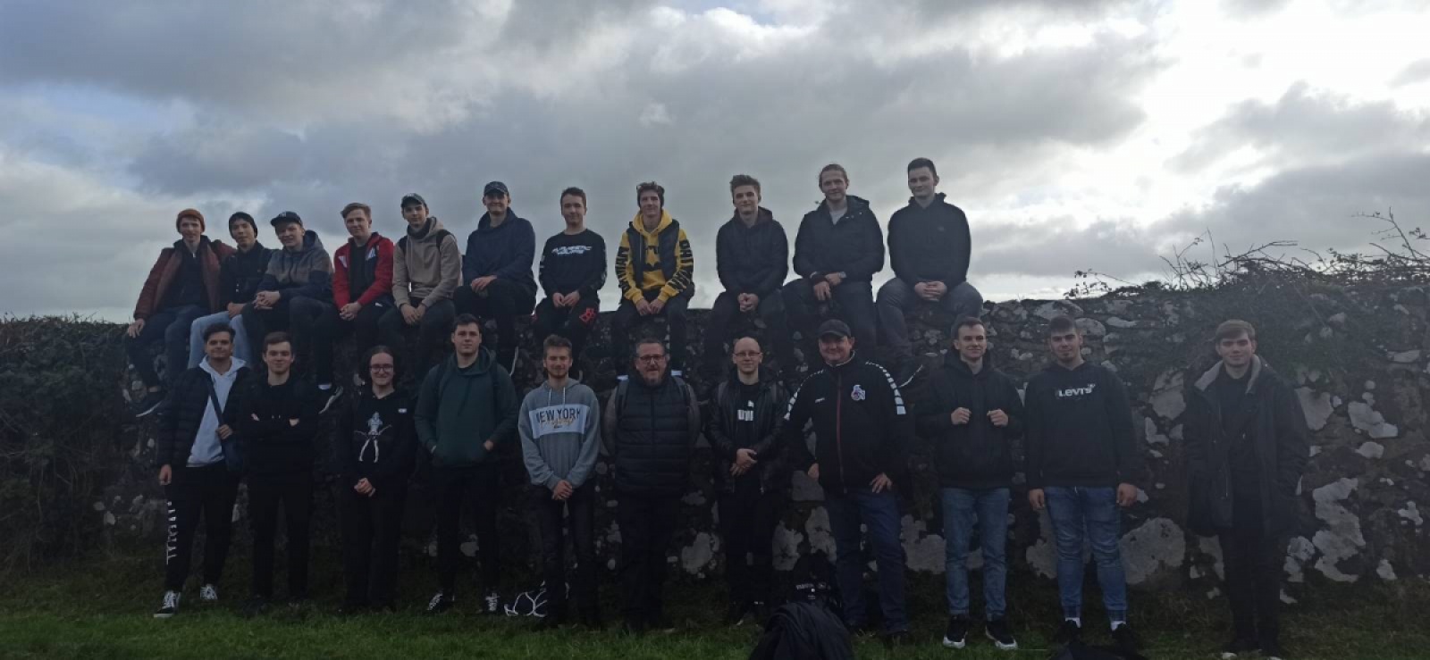 Zdjęcie w galerii na portalu naszwodzislaw.com: Uczniowie Budowlanki pozdrawiają z Irlandii wiadomości z regionu