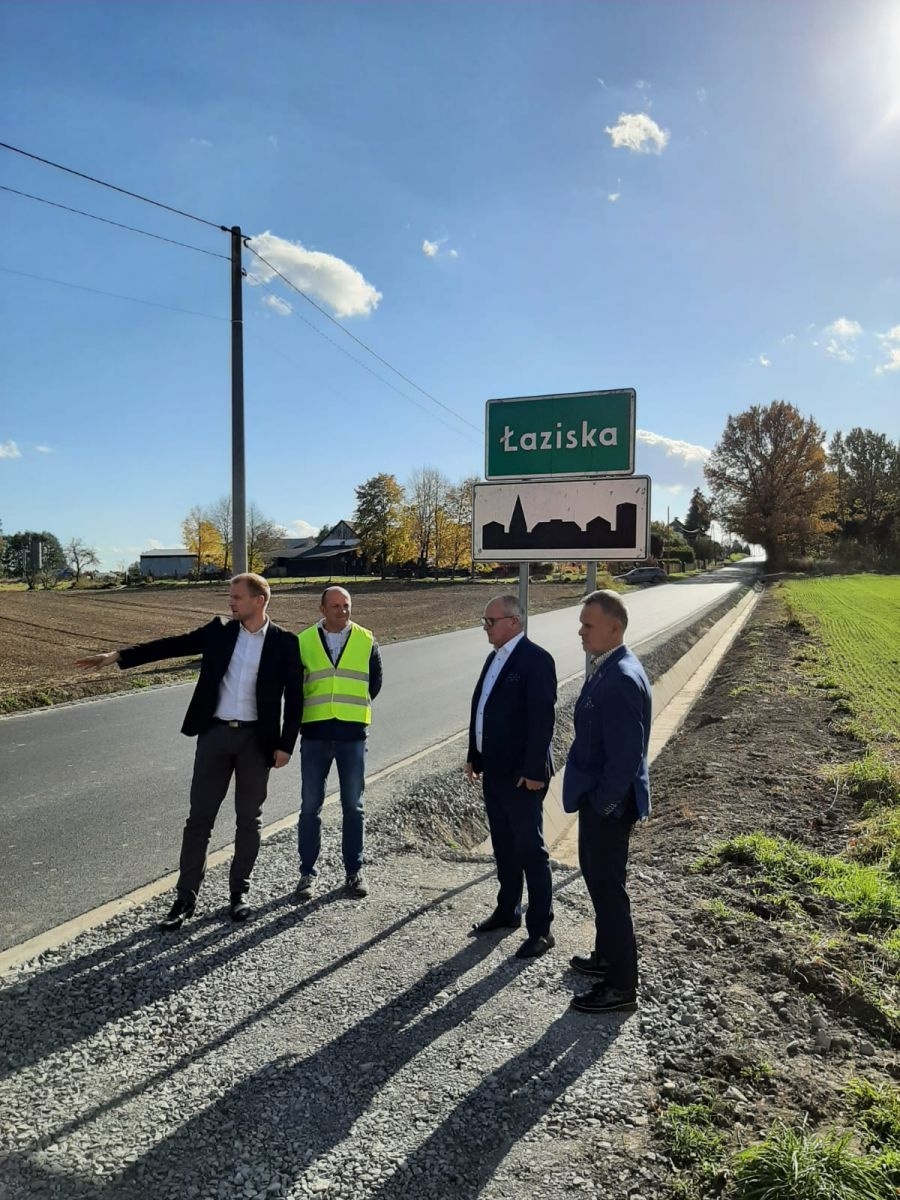 Zdjęcie w galerii na portalu naszwodzislaw.com: Kolejna droga w powiecie zmodernizowana wiadomości z regionu
