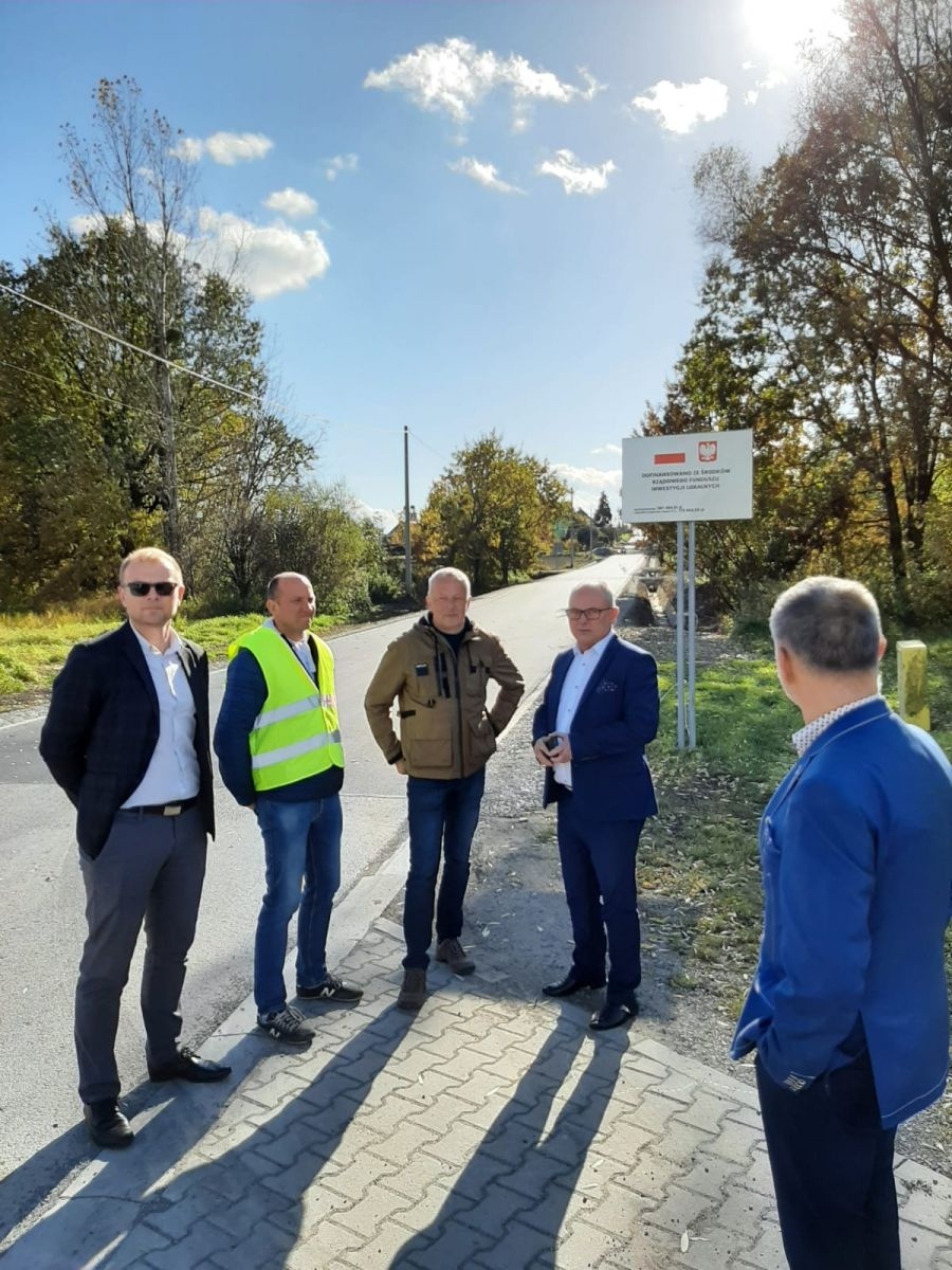 Zdjęcie w galerii na portalu naszwodzislaw.com: Kolejna droga w powiecie zmodernizowana wiadomości z regionu