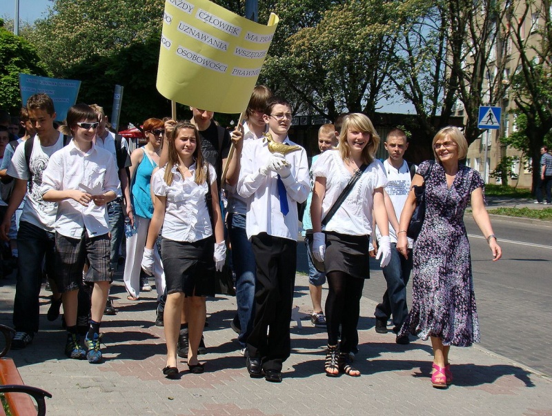 Zdjęcie w galerii na portalu naszwodzislaw.com: Dzisiaj każdy miał gołębia wiadomości z regionu