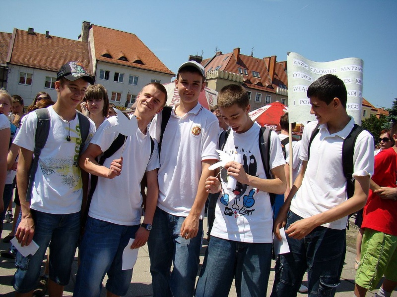 Zdjęcie w galerii na portalu naszwodzislaw.com: Dzisiaj każdy miał gołębia wiadomości z regionu