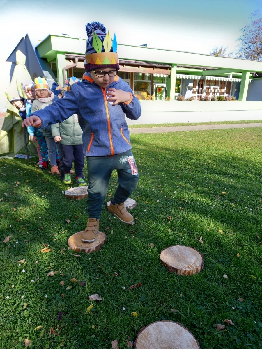 Zdjęcie w galerii na portalu naszwodzislaw.com: Ruchowy zawrót głowy w Przedszkolu numer 18 wiadomości z regionu