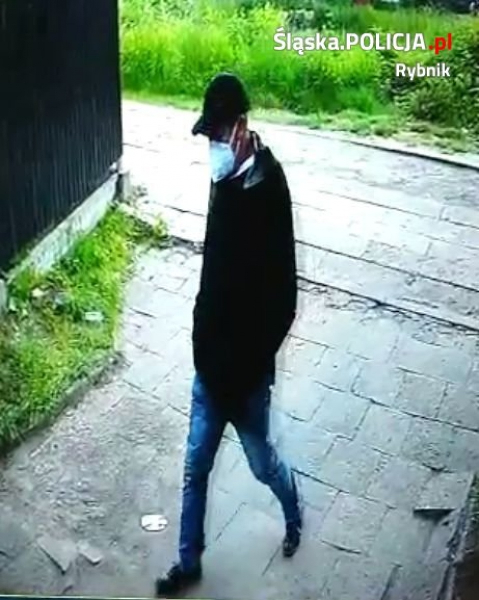 Zdjęcie w galerii na portalu naszwodzislaw.com: Rozpoznajesz tych mężczyzn? Powiadom policję! wiadomości z regionu