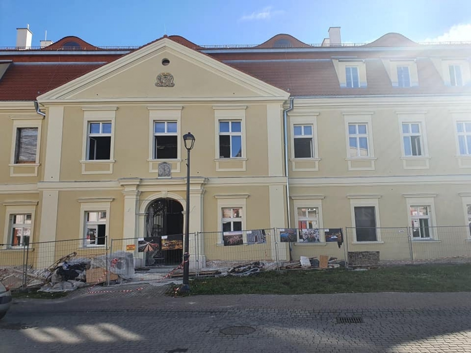 Zdjęcie w galerii na portalu naszwodzislaw.com: Pałac odzyskuje dawny blask wiadomości z regionu