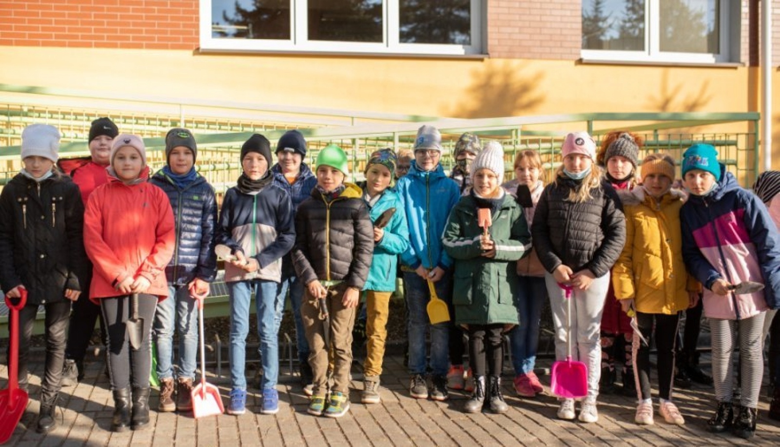 Zdjęcie w galerii na portalu naszwodzislaw.com: Październik miesiącem lasów. ZSP 5 podsumował akcję wiadomości z regionu