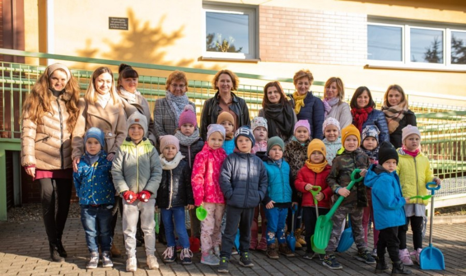 Zdjęcie w galerii na portalu naszwodzislaw.com: Październik miesiącem lasów. ZSP 5 podsumował akcję wiadomości z regionu