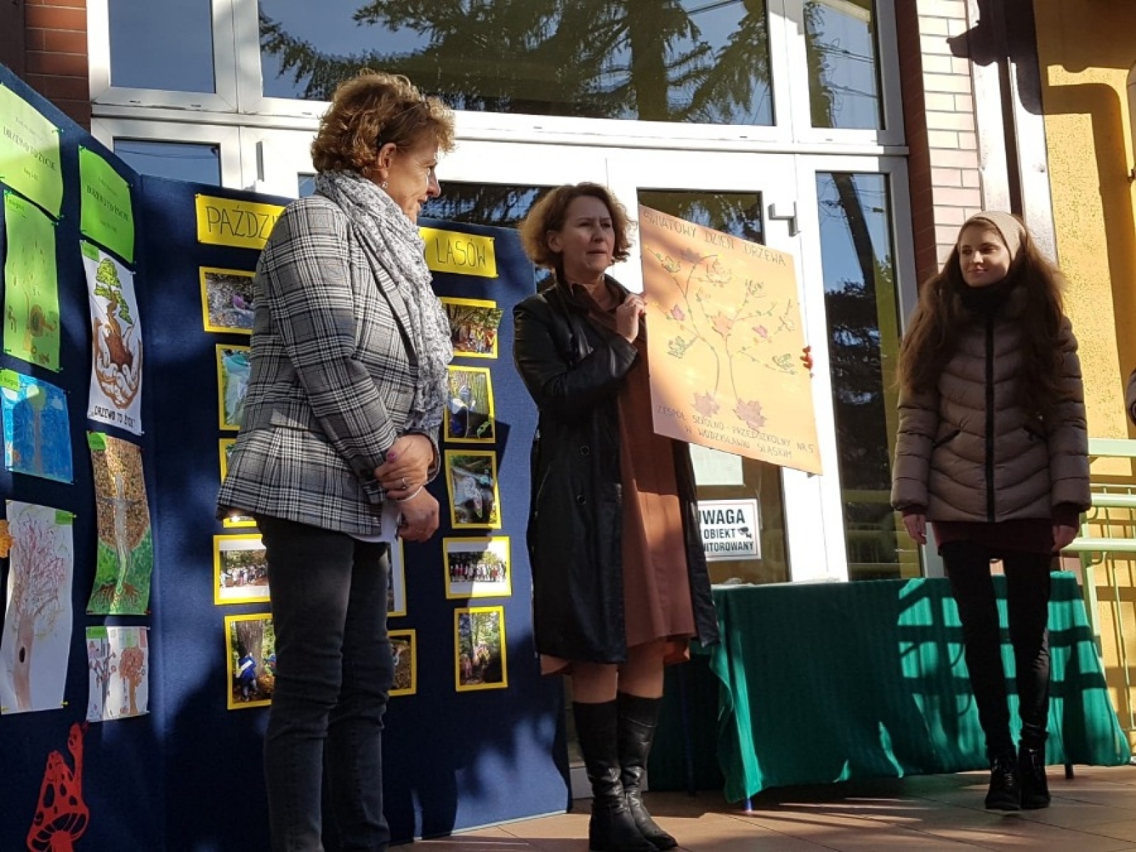 Zdjęcie w galerii na portalu naszwodzislaw.com: Październik miesiącem lasów. ZSP 5 podsumował akcję wiadomości z regionu