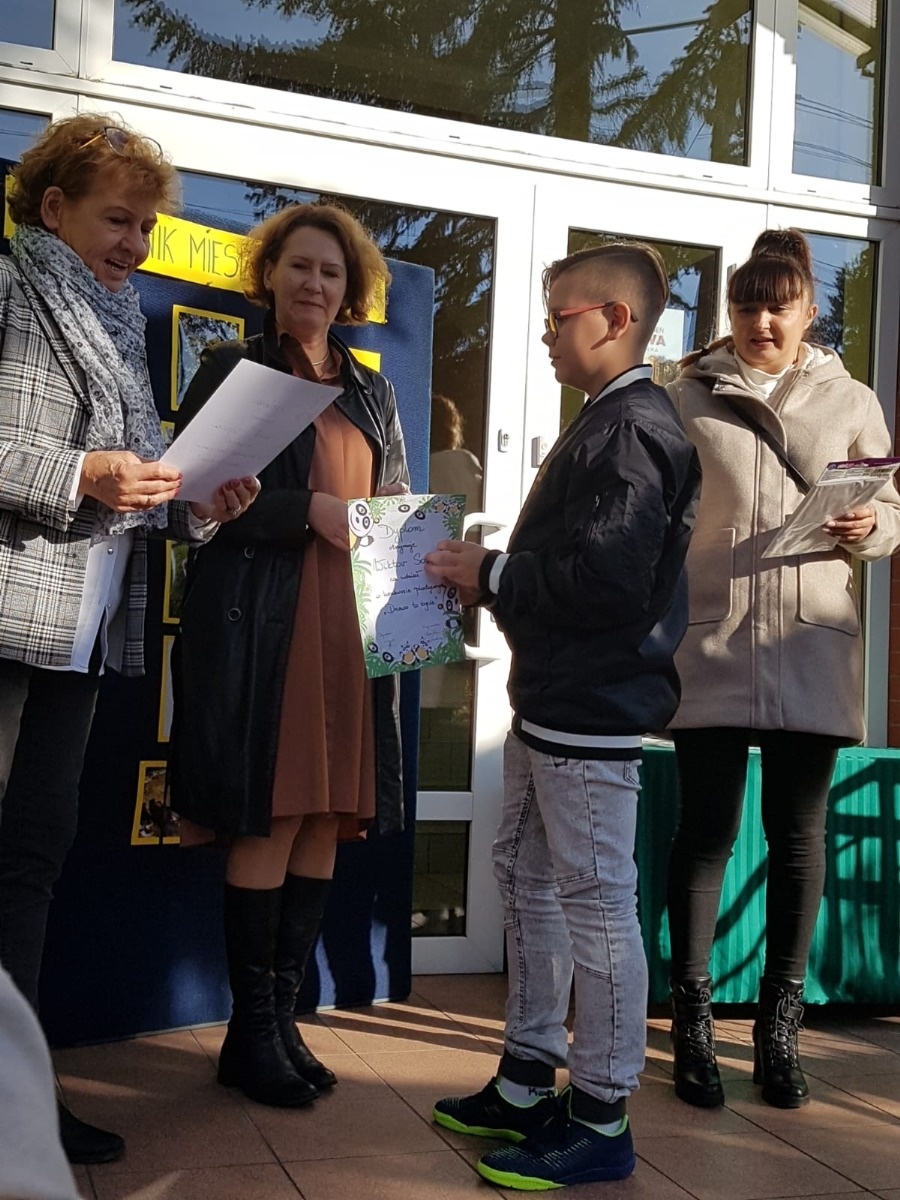 Zdjęcie w galerii na portalu naszwodzislaw.com: Październik miesiącem lasów. ZSP 5 podsumował akcję wiadomości z regionu