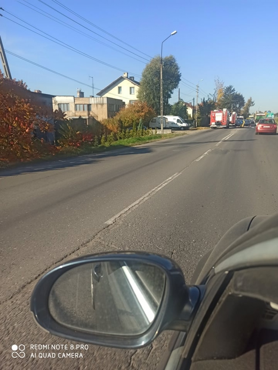 Zdjęcie w galerii na portalu naszwodzislaw.com: Renault i opel zderzyły się na Pszowskiej wiadomości z regionu