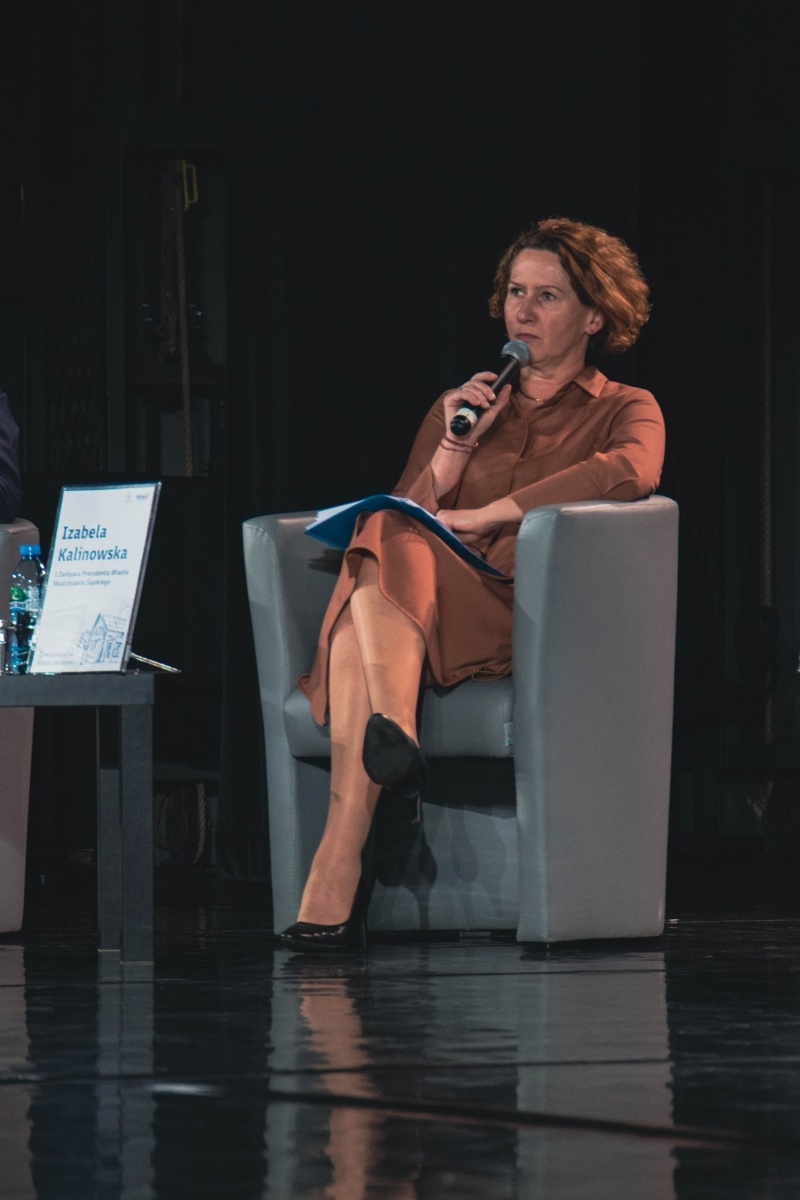 Zdjęcie w galerii na portalu naszwodzislaw.com: W WCK debatowali o rozwoju budownictwa mieszkaniowego [FOTO i WIDEO] wiadomości z regionu