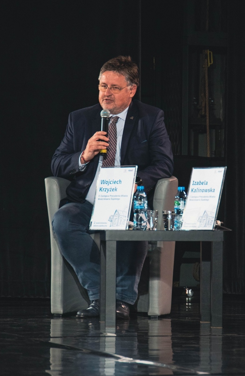 Zdjęcie w galerii na portalu naszwodzislaw.com: W WCK debatowali o rozwoju budownictwa mieszkaniowego [FOTO i WIDEO] wiadomości z regionu