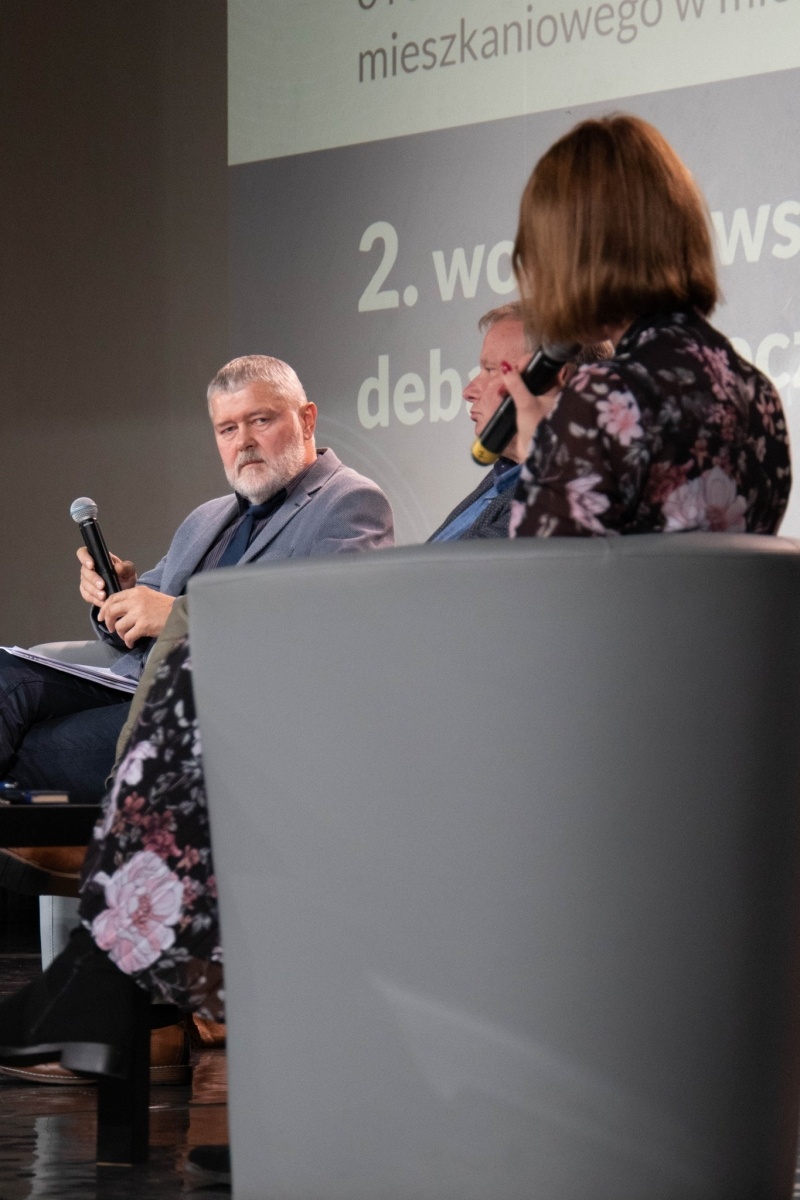 Zdjęcie w galerii na portalu naszwodzislaw.com: W WCK debatowali o rozwoju budownictwa mieszkaniowego [FOTO i WIDEO] wiadomości z regionu
