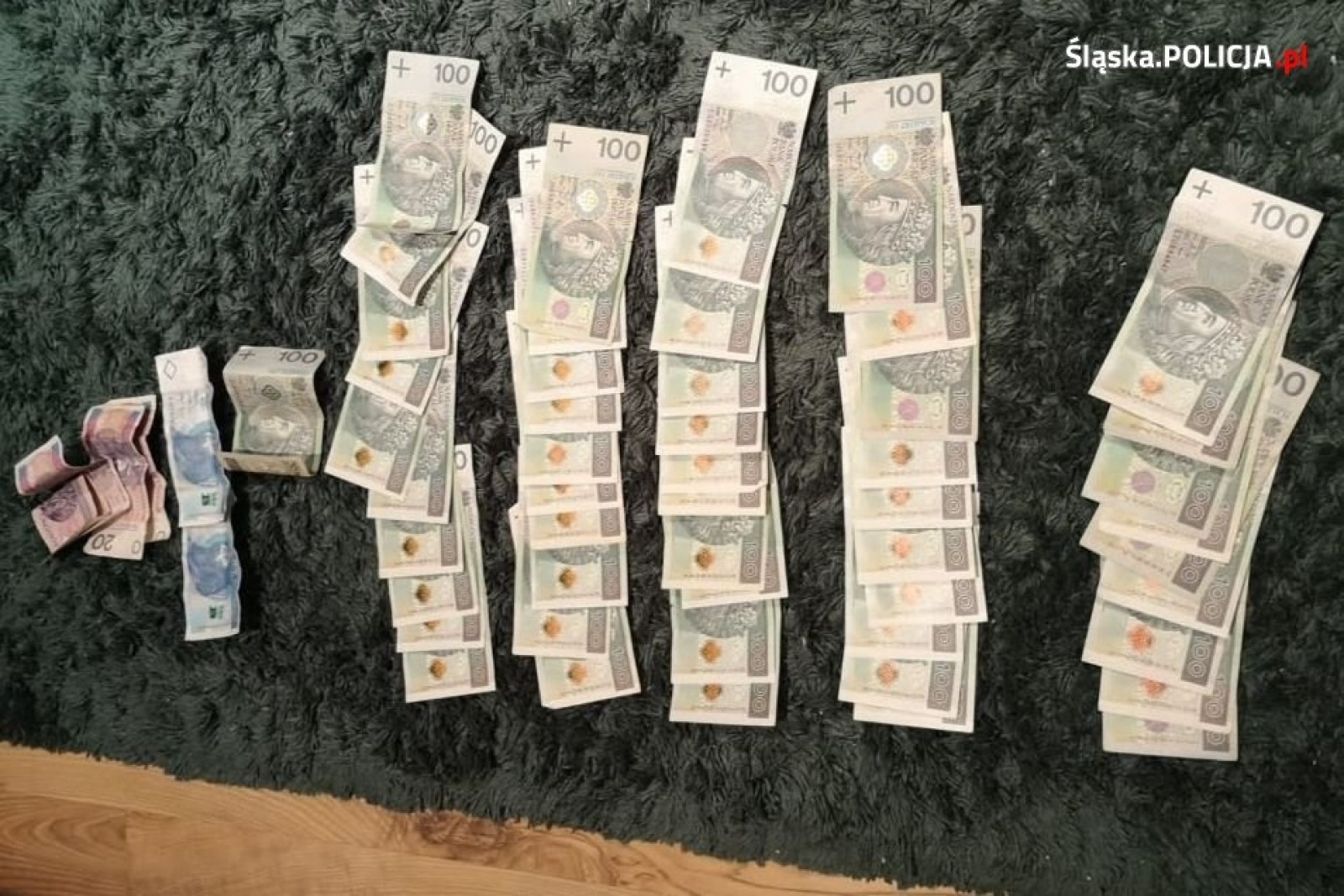 Zdjęcie w galerii na portalu naszwodzislaw.com: Kolejne uderzenie policji w śląskich pseudokibiców wiadomości z regionu