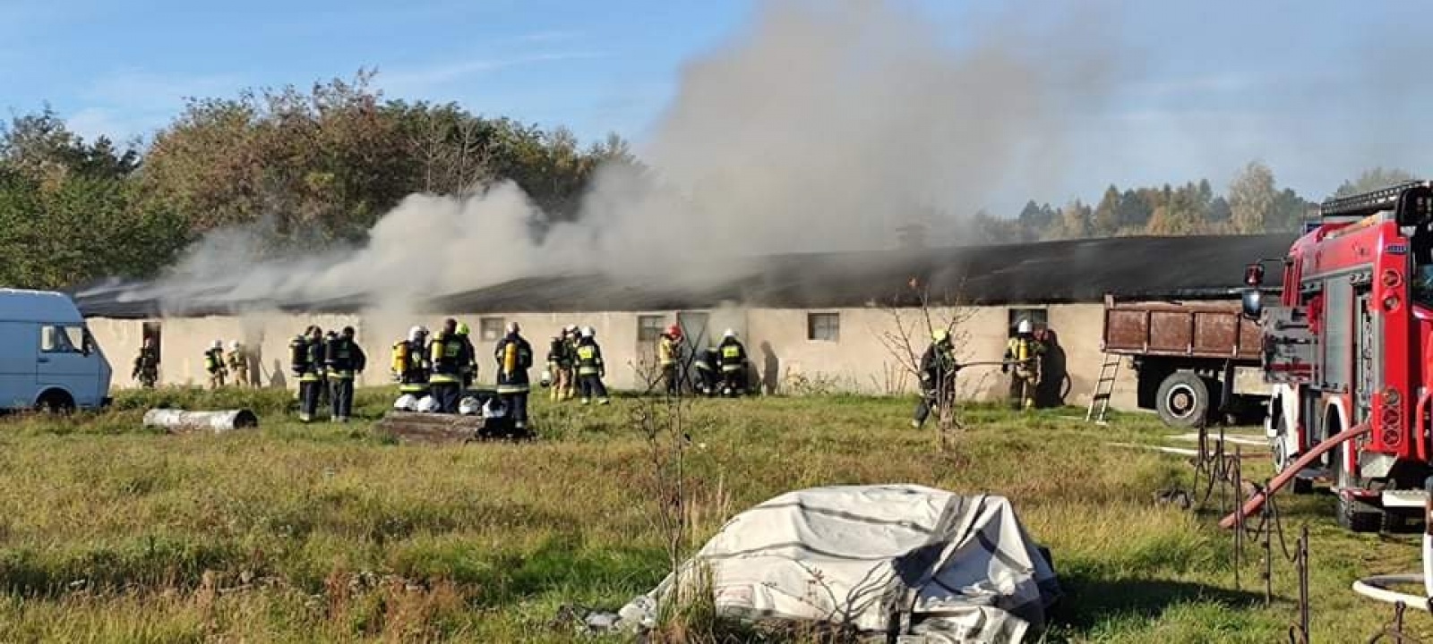 Zdjęcie w galerii na portalu naszwodzislaw.com: Pożar hali w Turzy Śląskiej [FOTO] wiadomości z regionu